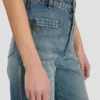 Alina-jeans i sliten blå tvätt