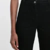 Alina stretchjeans i tvättad svart Alina stretchjeans i tvättad svart
