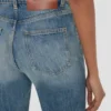 Julia stretchjeans i sliten blå tvätt Julia stretchjeans i sliten blå tvätt