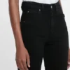 Julia stretchjeans i tvättad svart Julia stretchjeans i tvättad svart