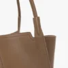 The Victoria-toteväska i duvgrått läder