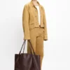 The Victoria Travel Tote-väska i vinrött läder The Victoria Travel Tote-väska i vinrött läder