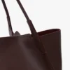 The Victoria Travel Tote-väska i vinrött läder The Victoria Travel Tote-väska i vinrött läder