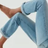 Victoria-jeans i ljusblå tvätt